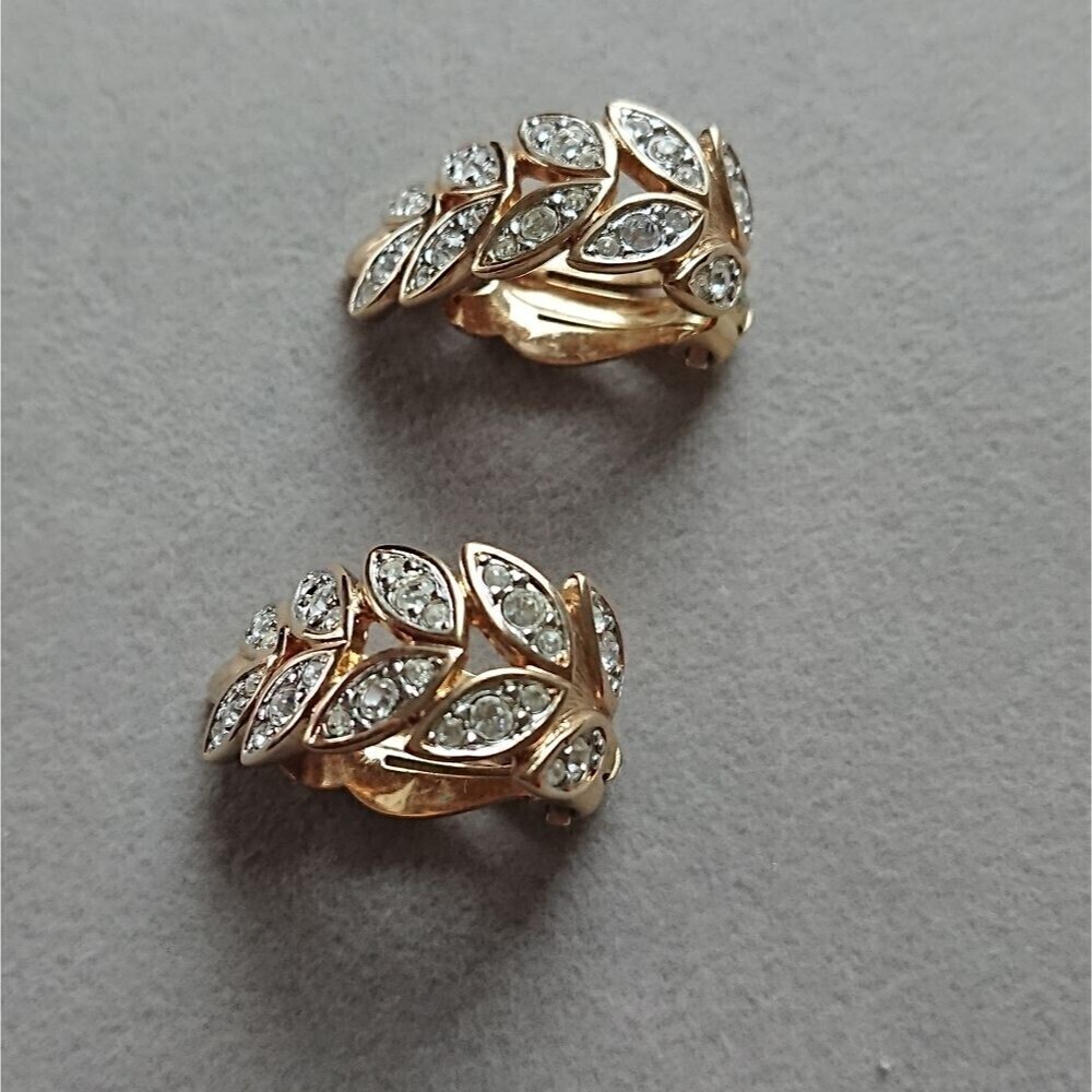 Gold tone leaf Swarovski Clip On earrings - Picture 3 of 11